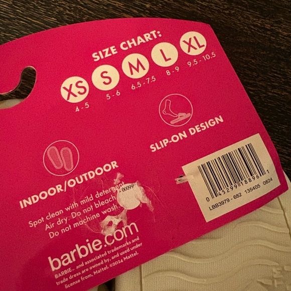 Barbie white and pink bow memory foam slippers - Picture 8 of 8